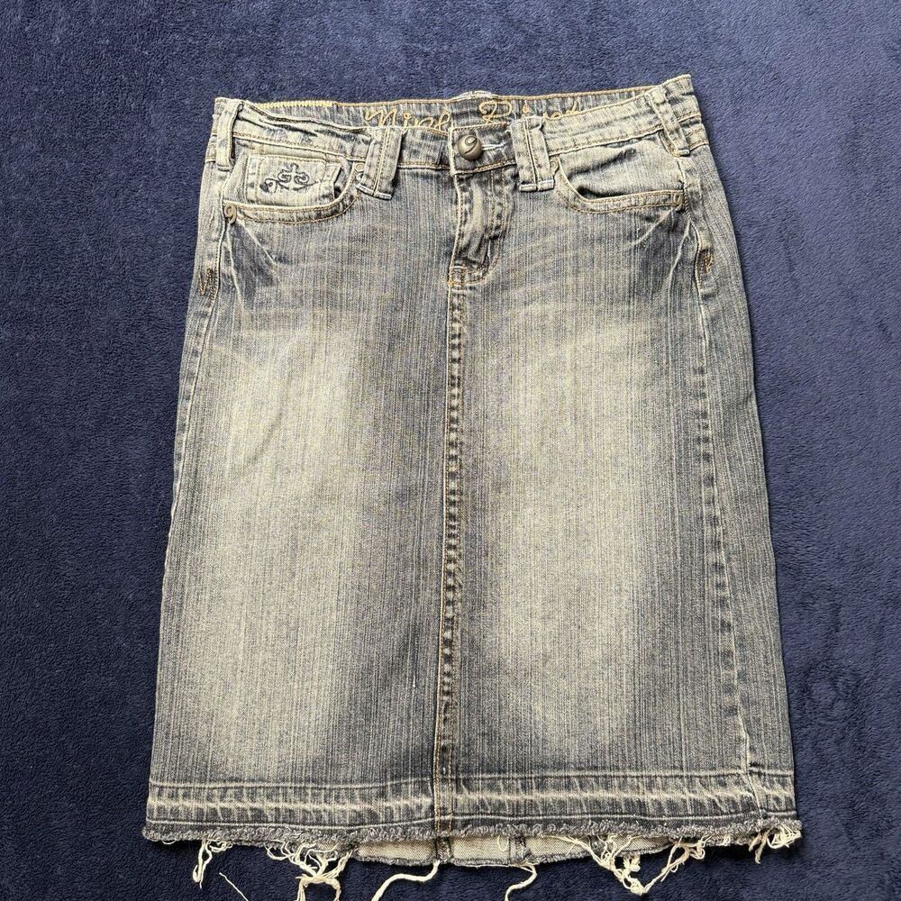 Nine Rivets Jean Size 5 Denim Skirt Light Jean Shorts Women Y2K 2000s Buttons